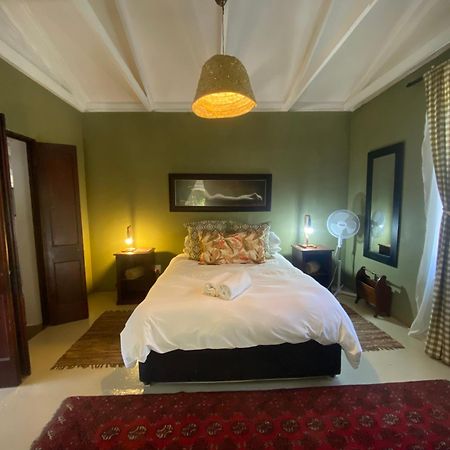The Riverdeck Accommodation And Backpackers Knysna Exterior photo