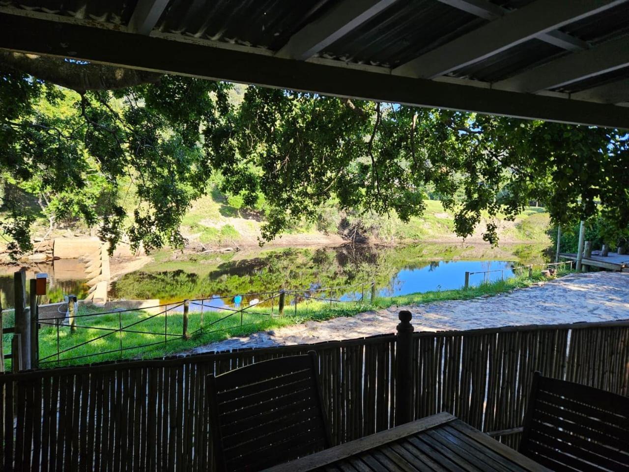 The Riverdeck Accommodation And Backpackers Knysna Exterior photo