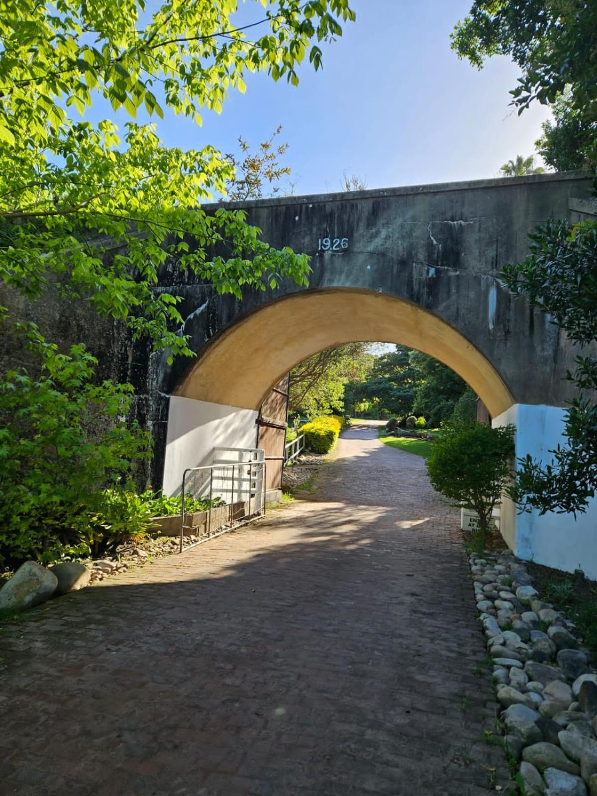The Riverdeck Accommodation And Backpackers Knysna Exterior photo