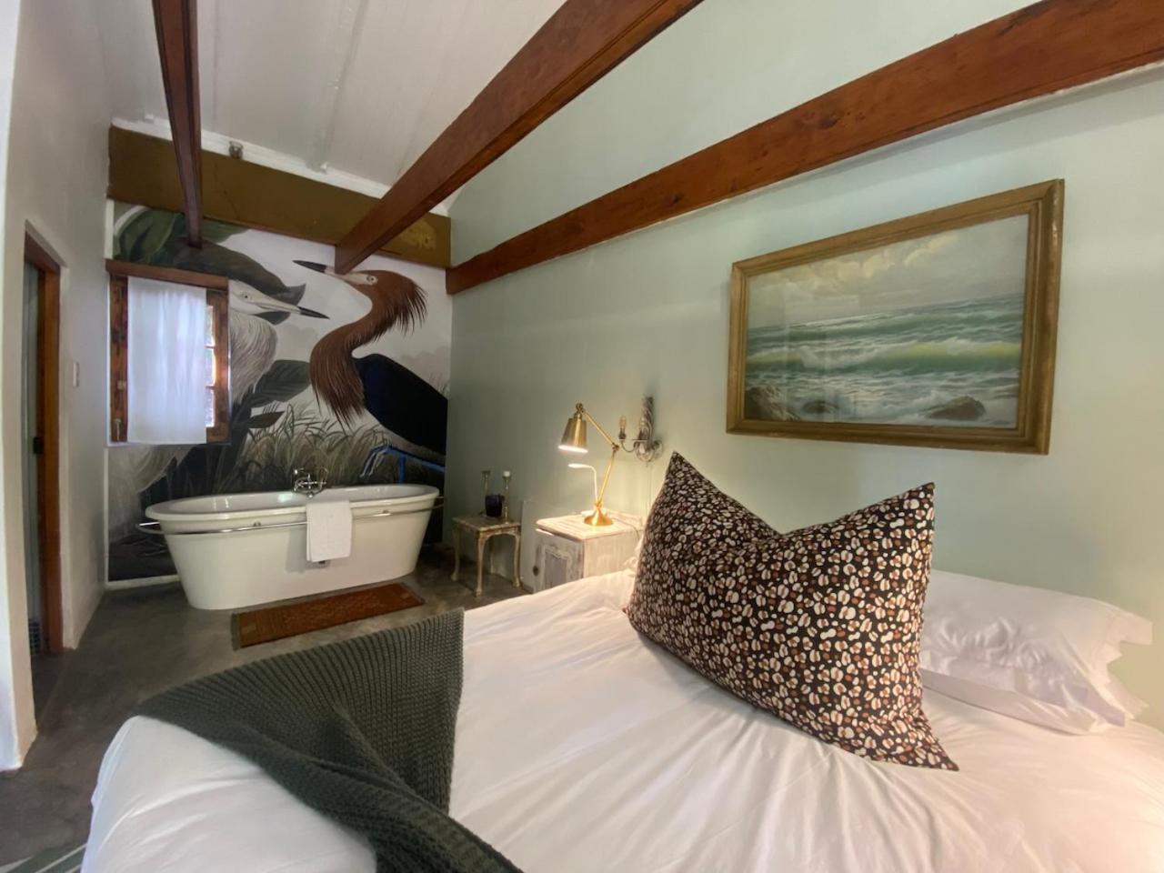The Riverdeck Accommodation And Backpackers Knysna Exterior photo