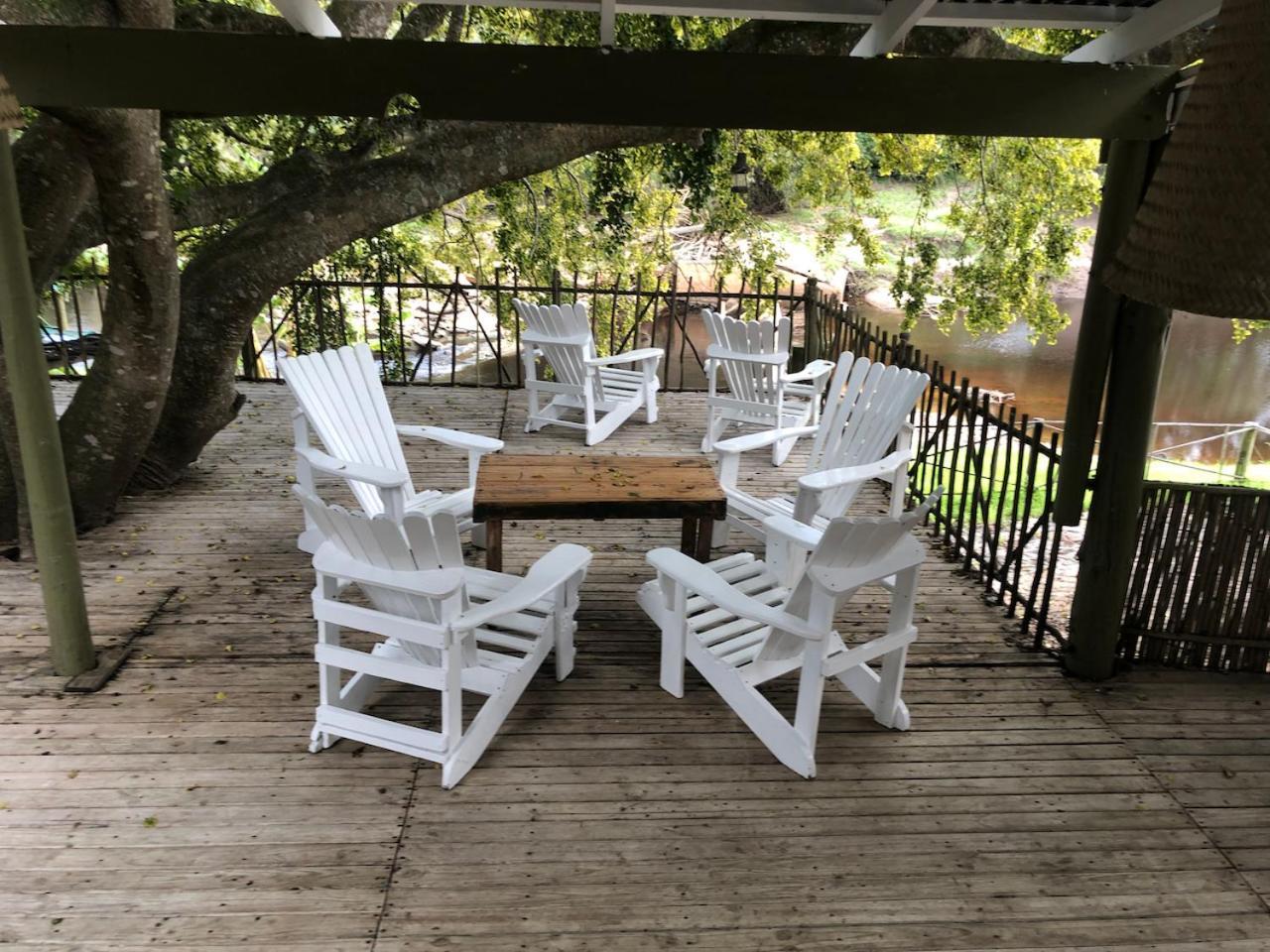 The Riverdeck Accommodation And Backpackers Knysna Exterior photo
